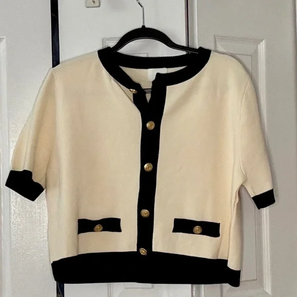 H&M Short Sleeve Cardigan with Gold Buttons - Picture 2 of 4